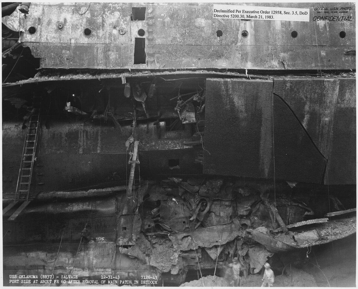 USS_Oklahoma_(BB37)-_Salvage,_12-31-43.jpg