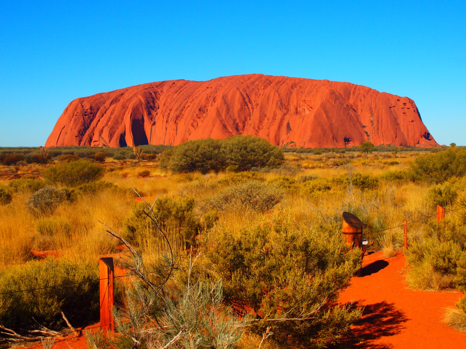 Uluru-Beautiful-Place-Australia.JPG