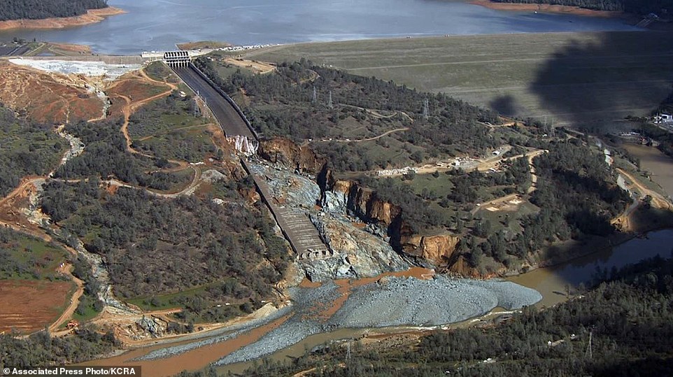 137783-4263640-This_image_provided_by_KCRA_shows_Oroville_Dam_s_crippled_spillw-a-14_1488273439558.jpg