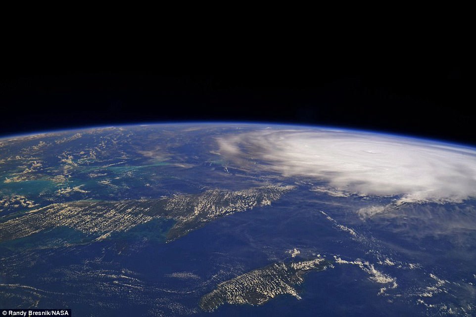 440B13C900000578-4863996-A_photo_of_Hurricane_Irma_on_Thursday_taken_by_NASA_astronaut_Ra-a-49_1504889595321.jpg