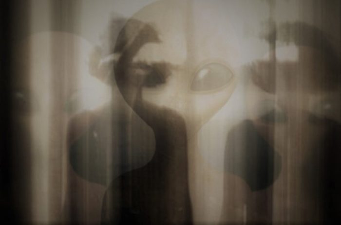 Shadow-People-UFO-700x463.jpg