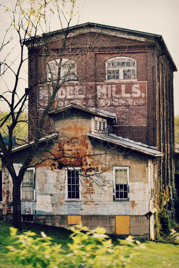 mill-georgetown-kentucky-old-abandoned-91571205.jpg