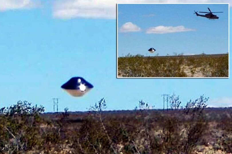 PAY-MAIN-A-series-of-amazing-photos-apparently-showing-a-UFO-near-an-American-navy-base-in-the...jpg