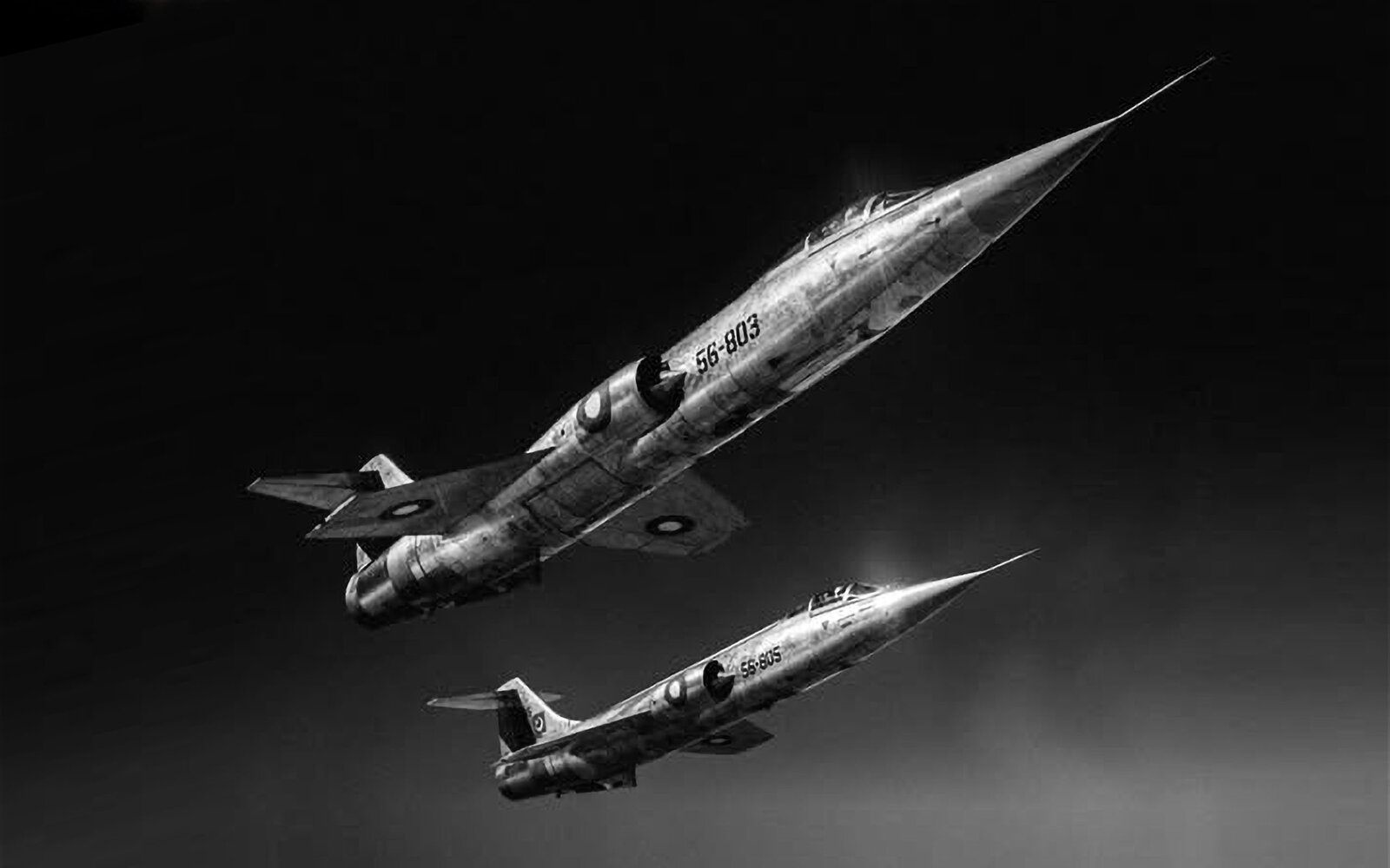 eng.planes.F-104 Starfighter__Pair of F-104 in BnW.jpg