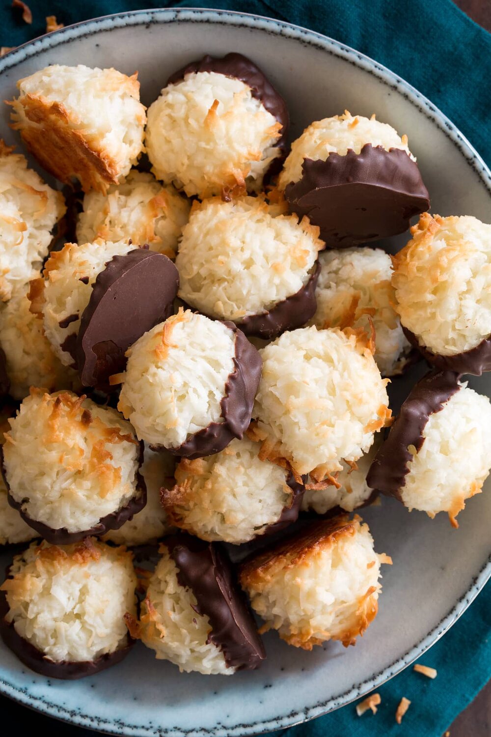 coconut-macaroons-07-2723712141.jpg