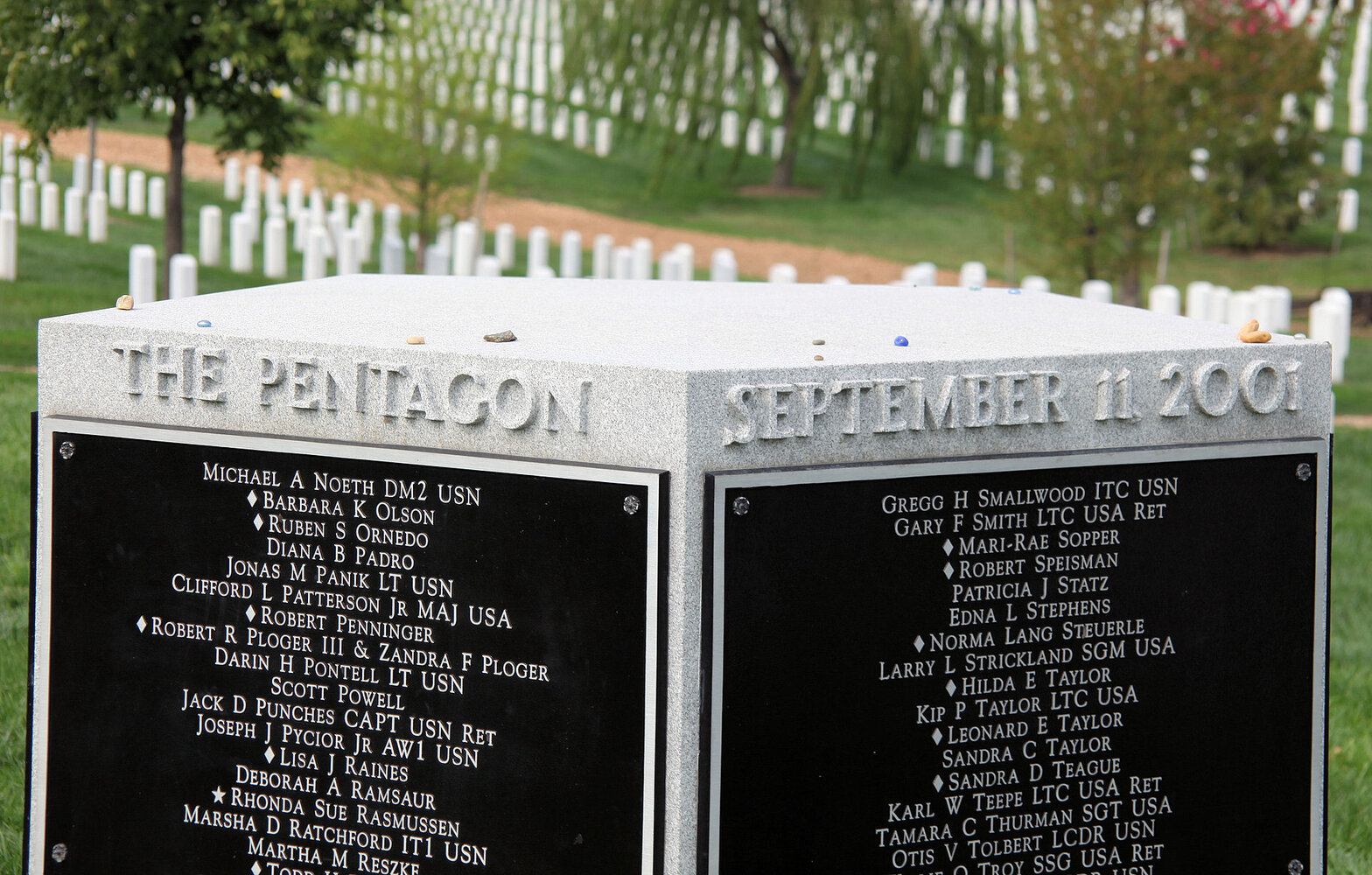 1920px-Arlington_National_Cemetery_-_9-11_Memorial_to_Pentagon_Victims_-_SW_side_closeup_-_2011.jpg