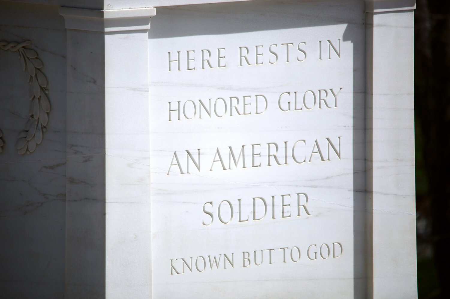 Tomb_of_the_Unknown_Soldier_-_NW_view_detail_-_Arlington_National_Cemetery_-_2012.jpg