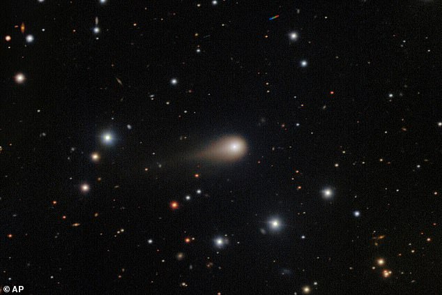 The transformation from red to green-blue colors has been linked to the steep rise in the production of cyanide (CN), as reported by the Very Large Telescope on August 25, which found that 3I/ATLAS is emitting CN at 20 grams per second