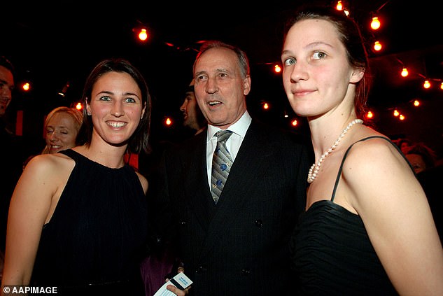 17468394-7372745-Katherine_left_is_pictured_with_her_father_Paul_and_sister_Carol-a-4_1566273762934.jpg