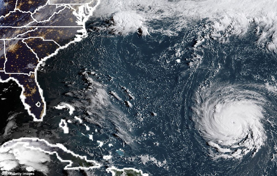 4FFB330300000578-6150029-Rapidly_intensifying_Hurricane_Florence_bottom_right_could_strik-a-21_1536599939878.jpg