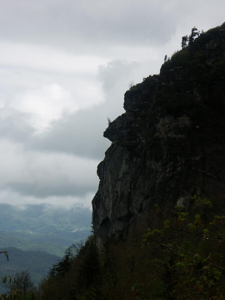 2011-05-15_grandfather-mountain-state-park_profile-trail-silhouette.jpg