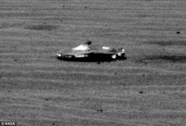 UFO-on-Mars-surface-2017.jpg