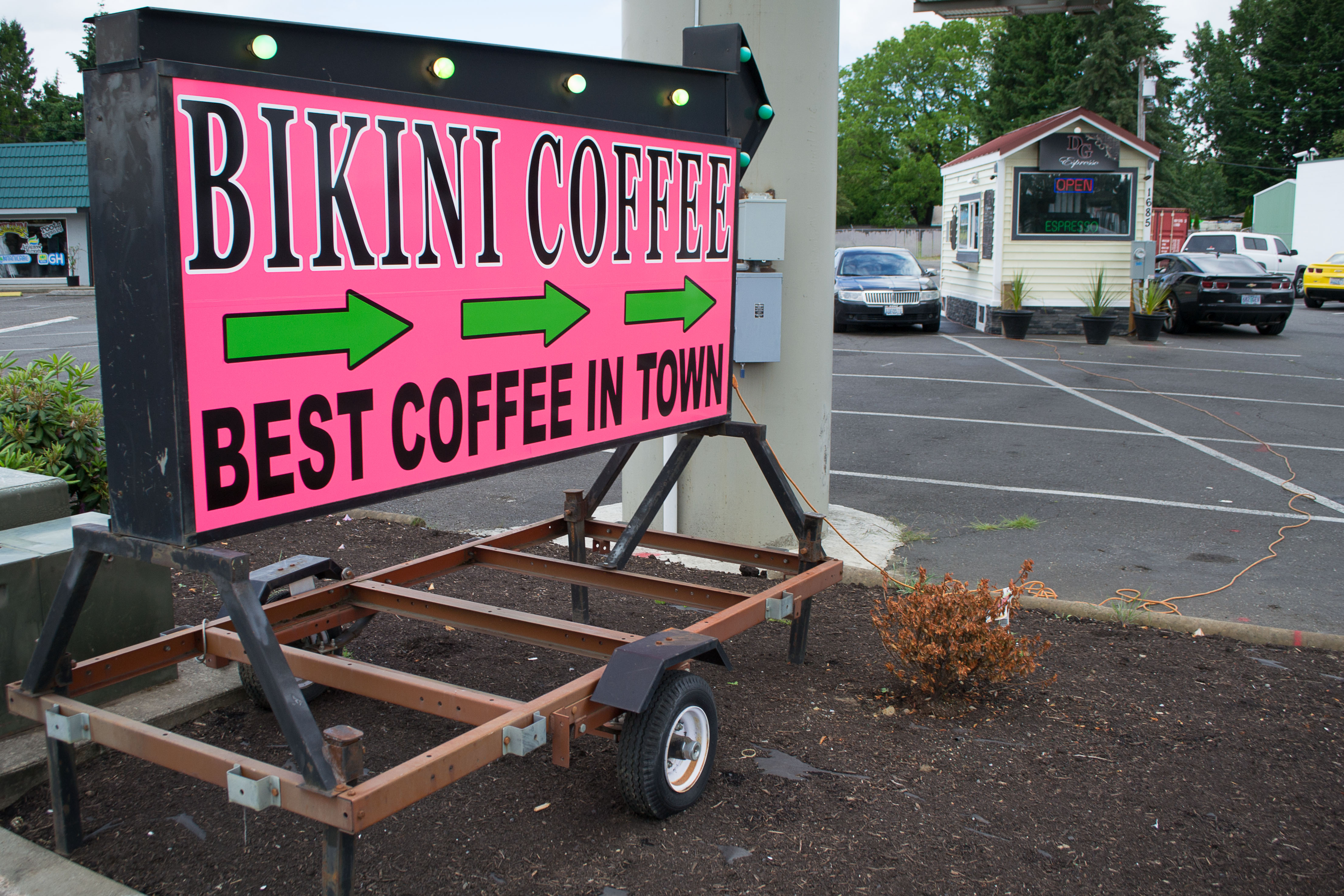 Bikini_Coffee_%28Hillsboro%2C_Oregon%29.jpg