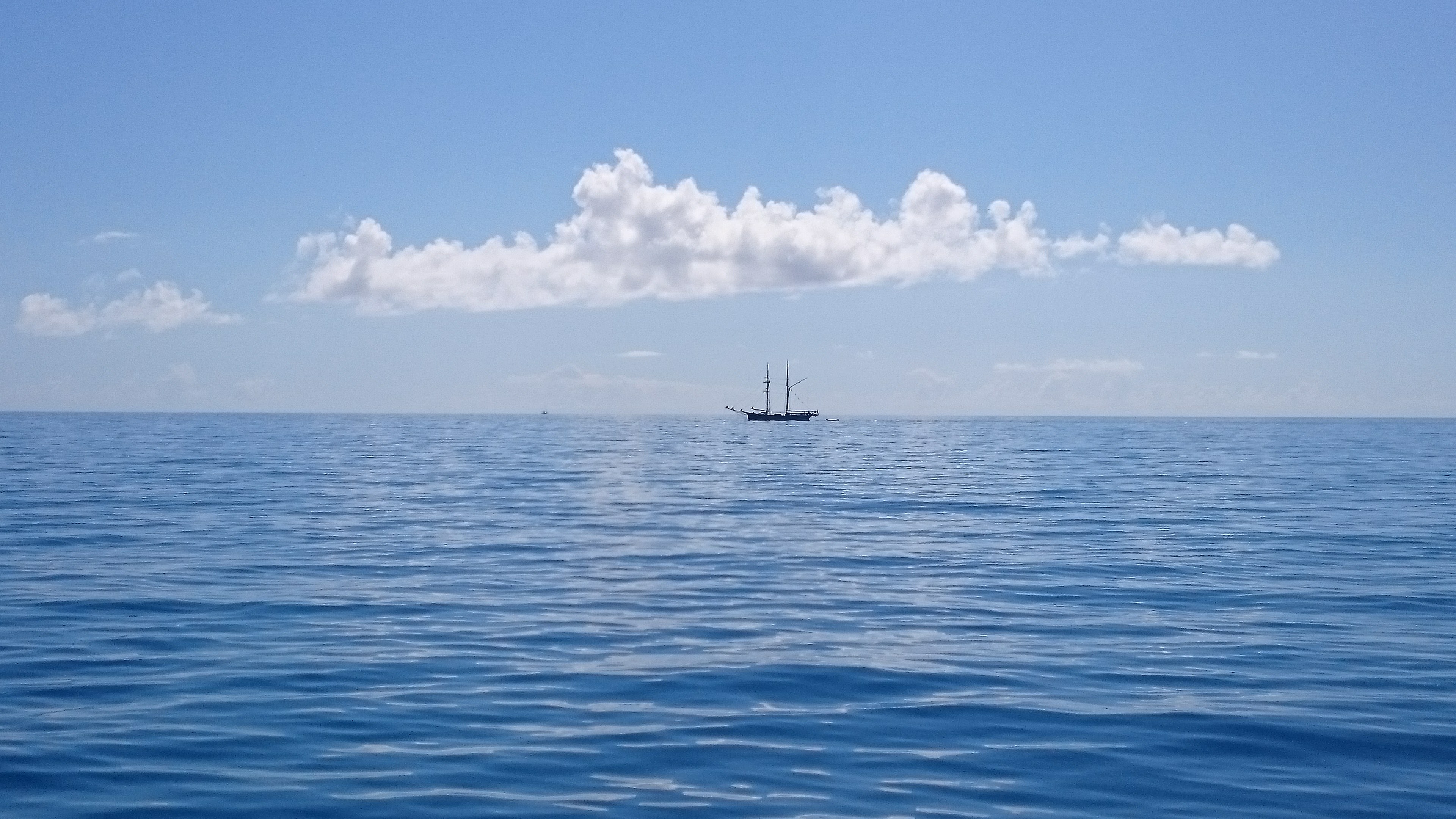 Sailing_Boat_Horizon.JPG