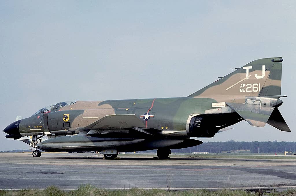 McDonnell_F-4D_Phantom_II_USA_-_Air_Force_AN0817246.jpeg